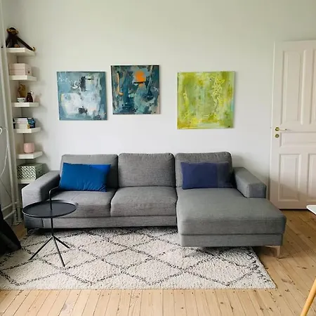 Cosy Og Spacious In The Heart Of Lägenhet *